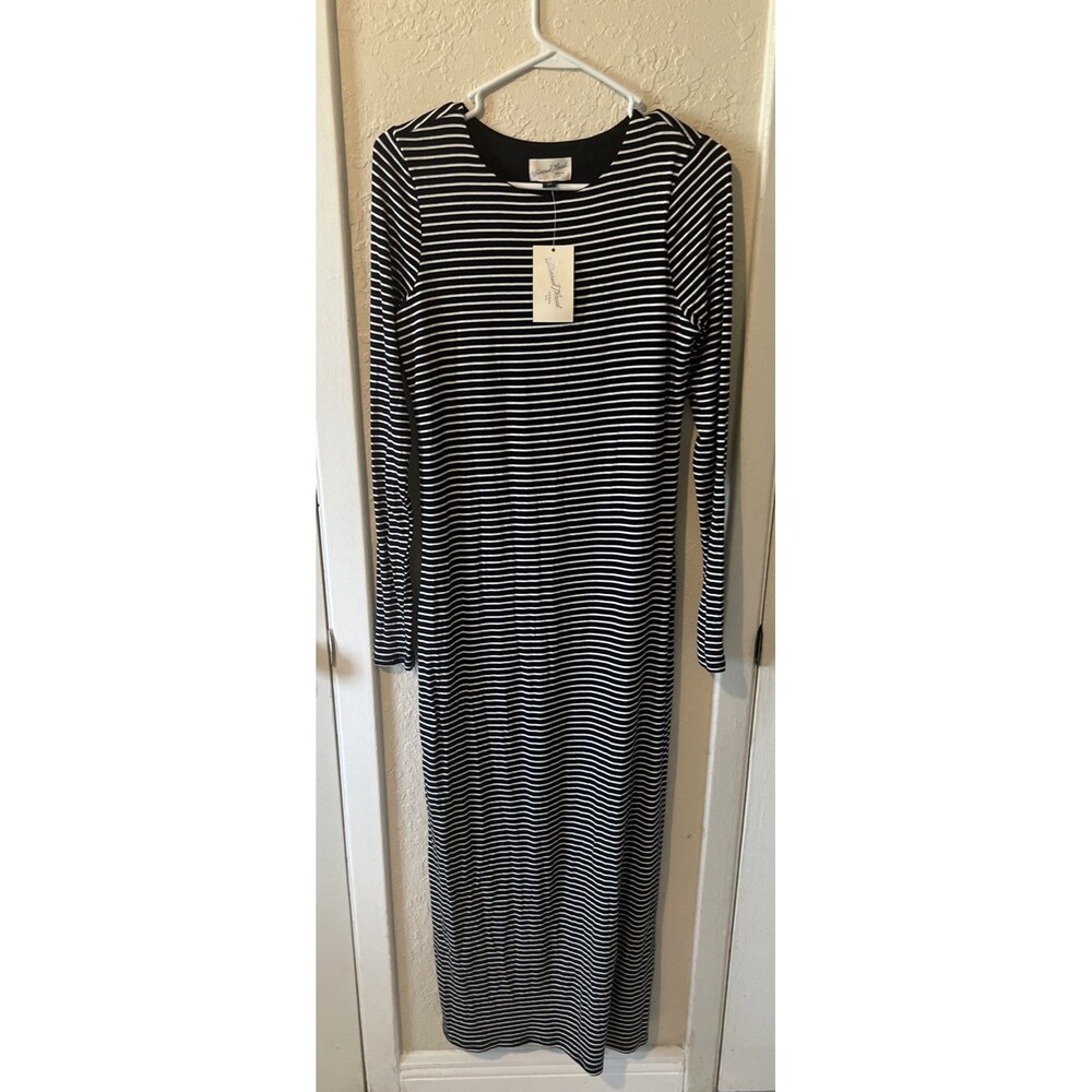 Universal Thread Women’s Navy White Size Smal Striped Maxi Dress Casual